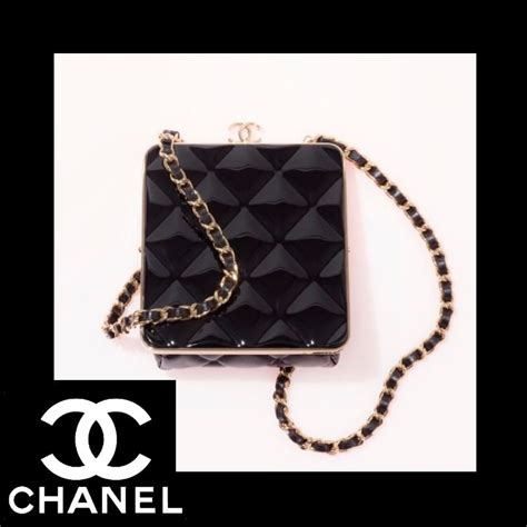 chanel clutch with chain 2022